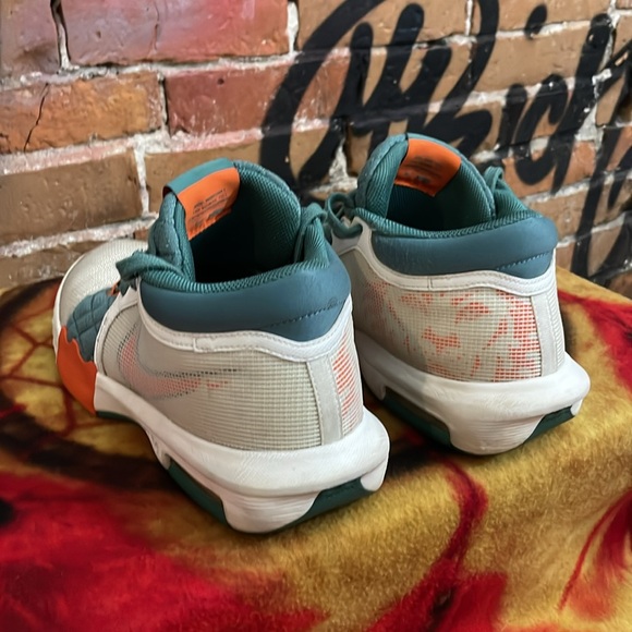 NIKE-men’s LEBRON WITNESS 8 ‘CANNON’ lace-up basketball shoes - Picture 7 of 10